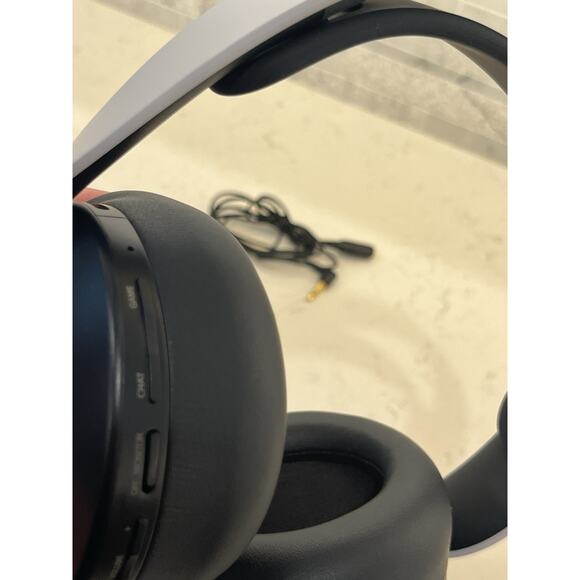 Sony Pulse 3D Over the Ear Gaming Headset - White (3005688) - No Dongle - Picture 5 of 6